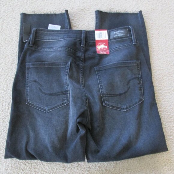 Signature Levi Strauss High Rise Ankle Slim Jeans Womens Size 4 Black Distressed - Picture 8 of 9